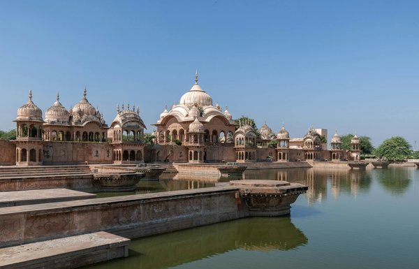 Où pratiquer le snorkeling au milieu des raies manta à Hawaii ?